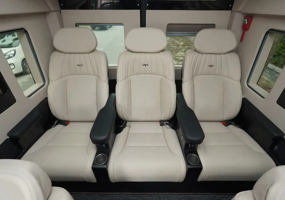MT LIMO HYUNDAI SOLATI T10 ECO – GHẾ ROLLS ROYCE